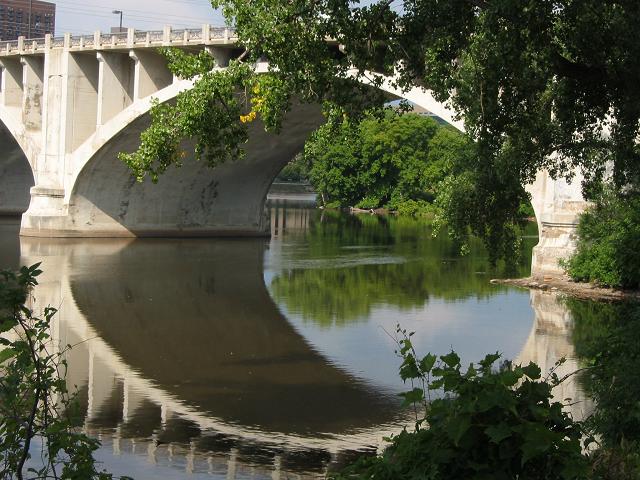 Mississippi River along Heritage Trail, Minneapolis, Minnesota